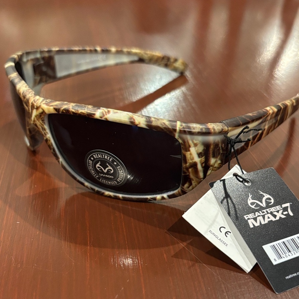 Realtree Max-7 UV 400 protection,CAT 4,black mirror lens, camo sunglasses